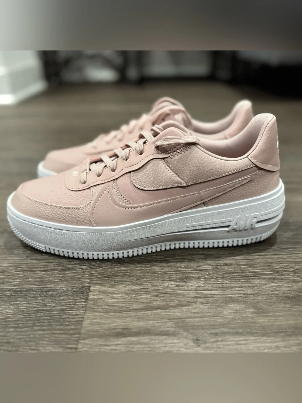 Nike Women’s Air Force 1 PLT.AF.ORM size 11.5 Pink